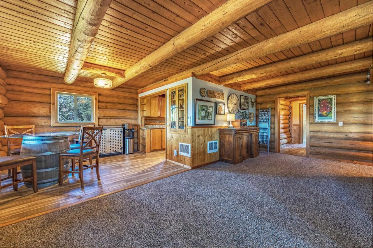 Rowland Log Cabin Home Lyle Exterior photo