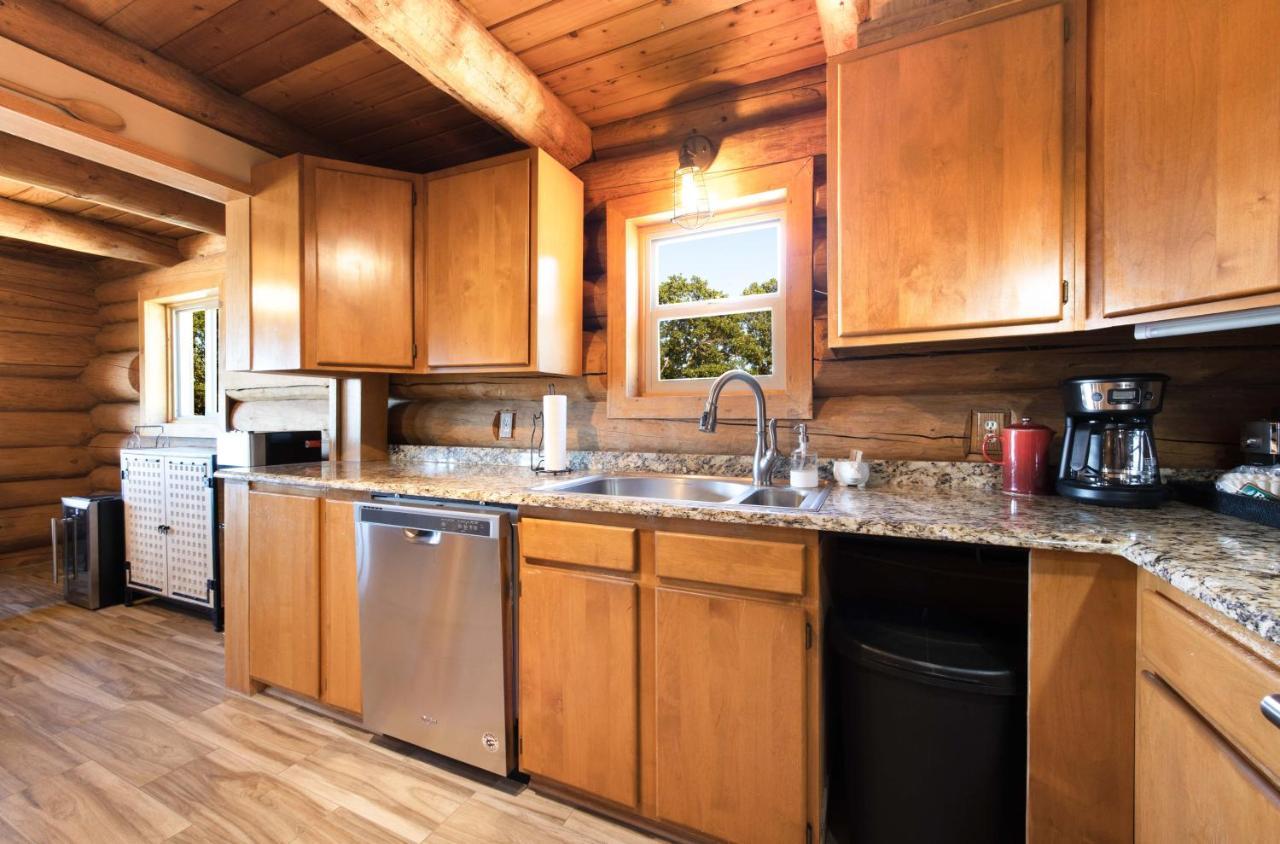 Rowland Log Cabin Home Lyle Exterior photo