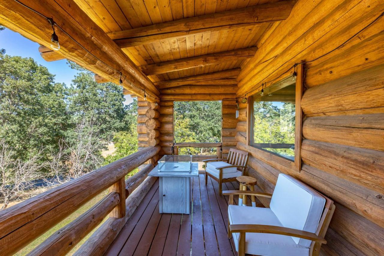Rowland Log Cabin Home Lyle Exterior photo