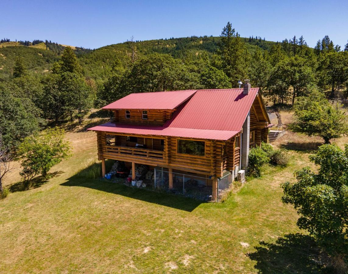 Rowland Log Cabin Home Lyle Exterior photo